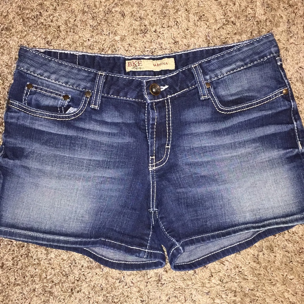 BKE mid rise shorts
